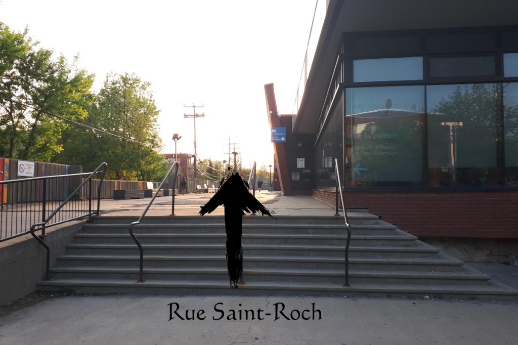 De la rue St-Roch, continuez tout droit en longeant la bibliothèque.